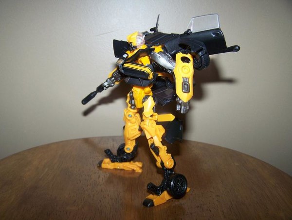 In Hand Images High Octane Bumblebe, 1967 Bumblebee, Slug, Scorn Deluxe Transformers Age Of Extinction Toys  (2 of 50)
